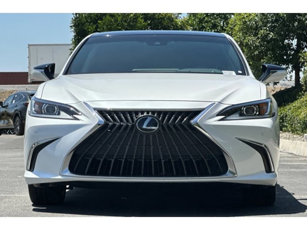 Used 2024 Lexus ES 350 Sedan
