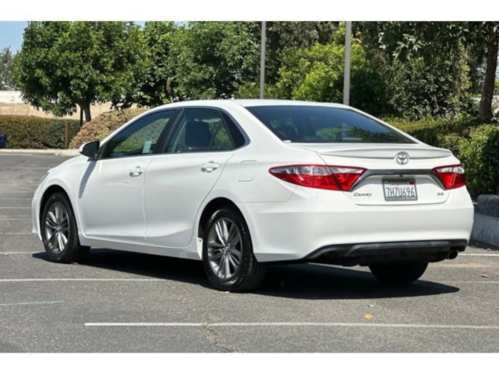 Used 2015 Toyota Camry LE Sedan