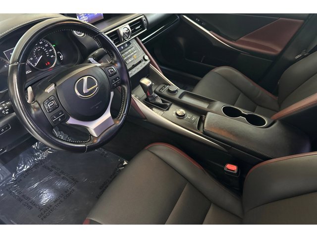 2020 Lexus IS 300 photo 4