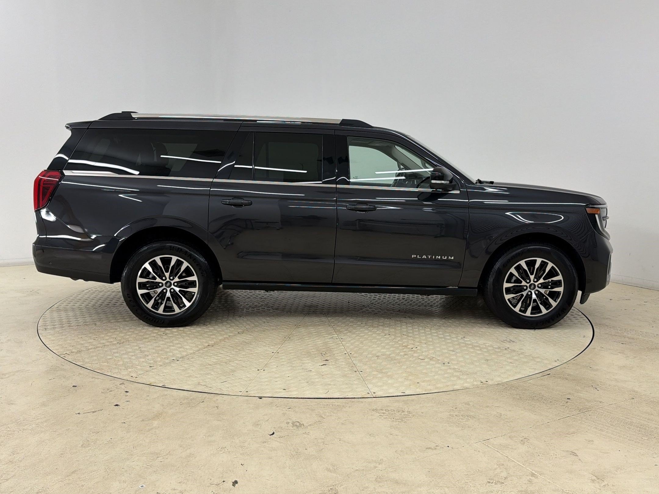 Expedition Max Platinum SUV