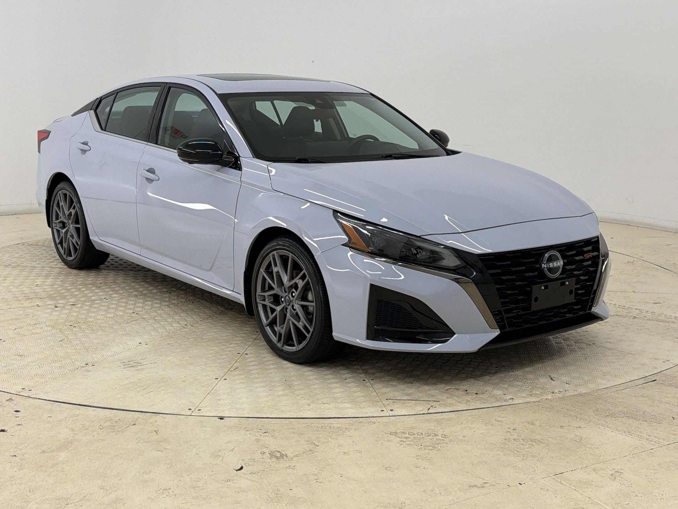 Altima 2.0 SR Sedan