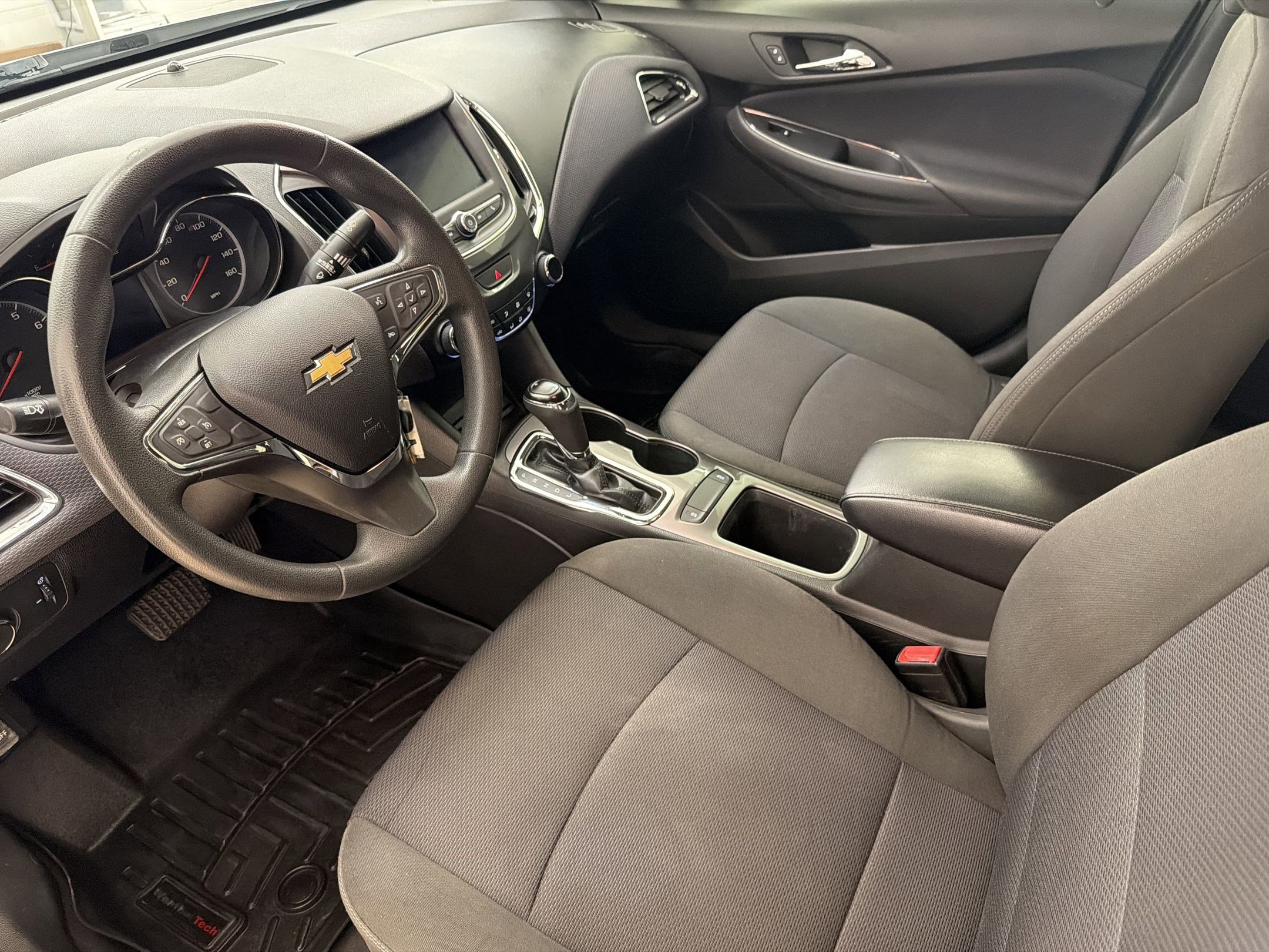 Cruze LT Sedan