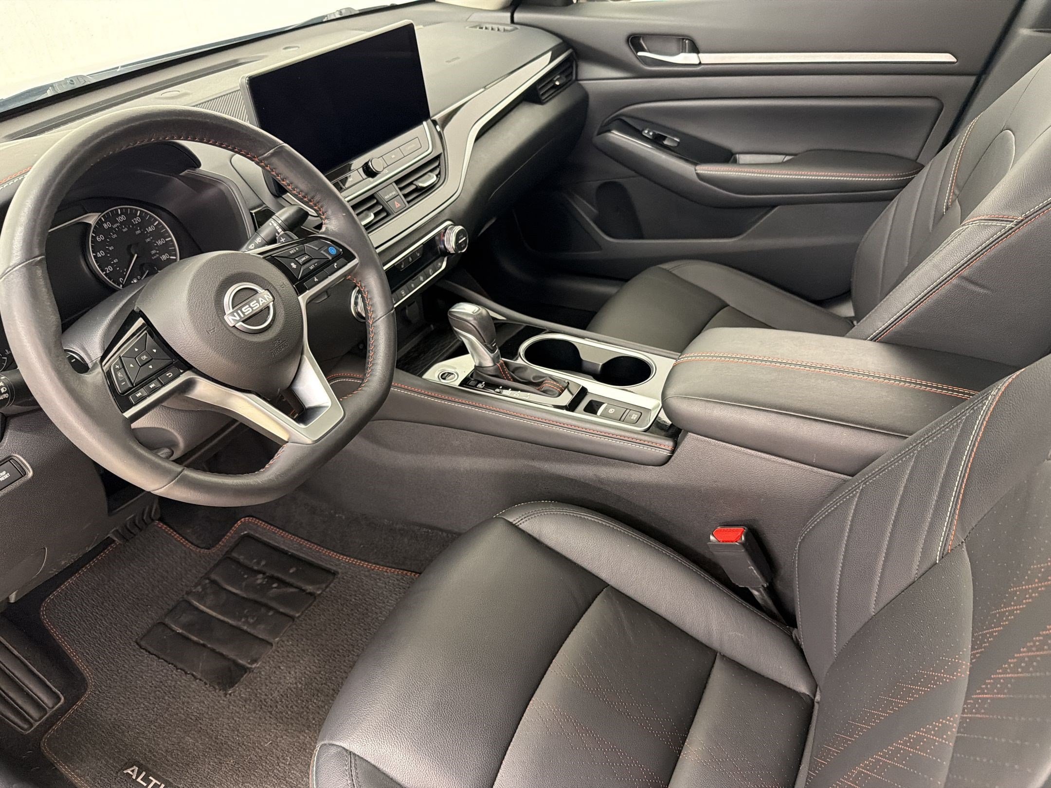 Altima 2.0 SR Sedan