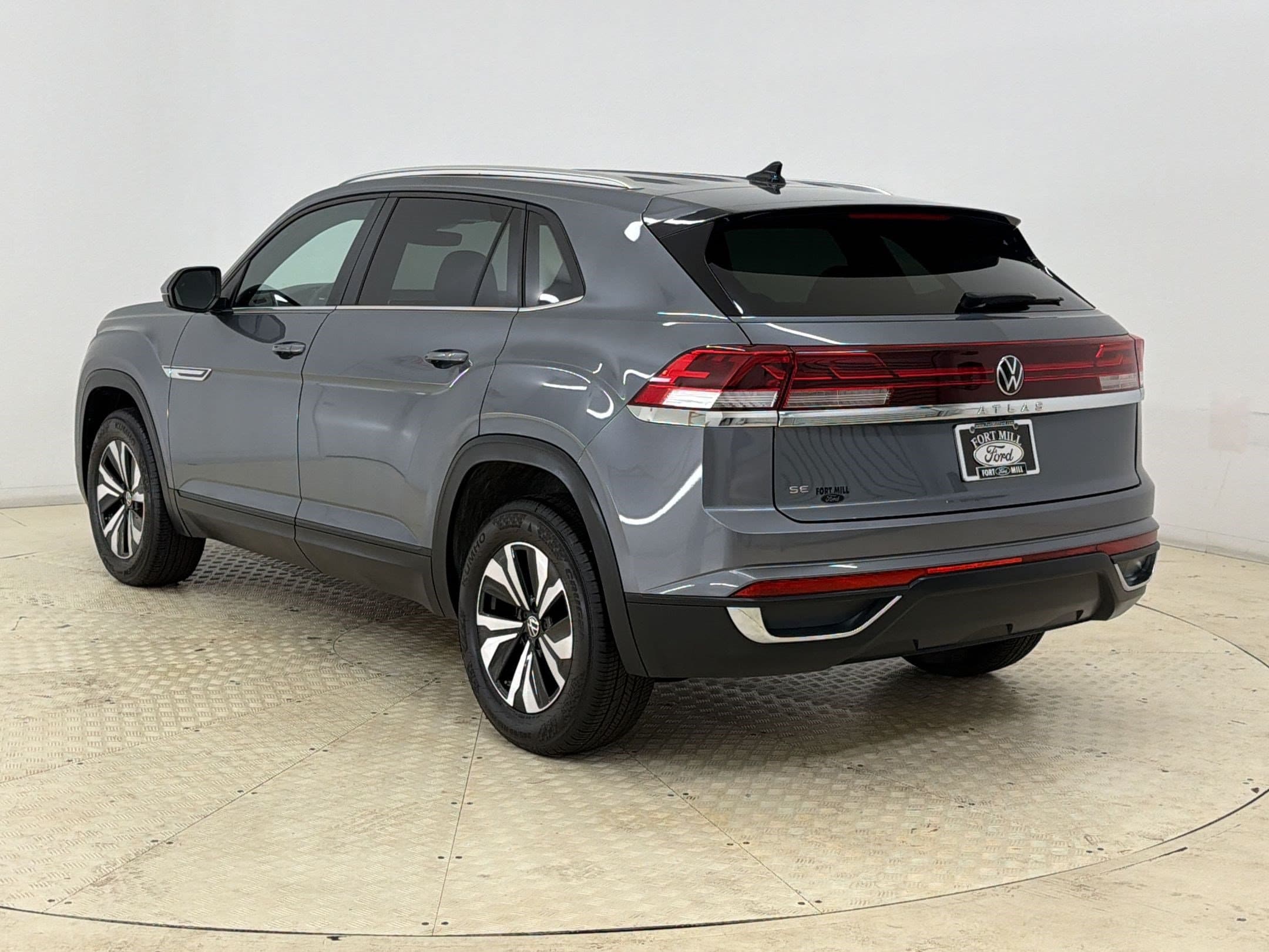 Atlas Cross Sport 2.0T SE SUV