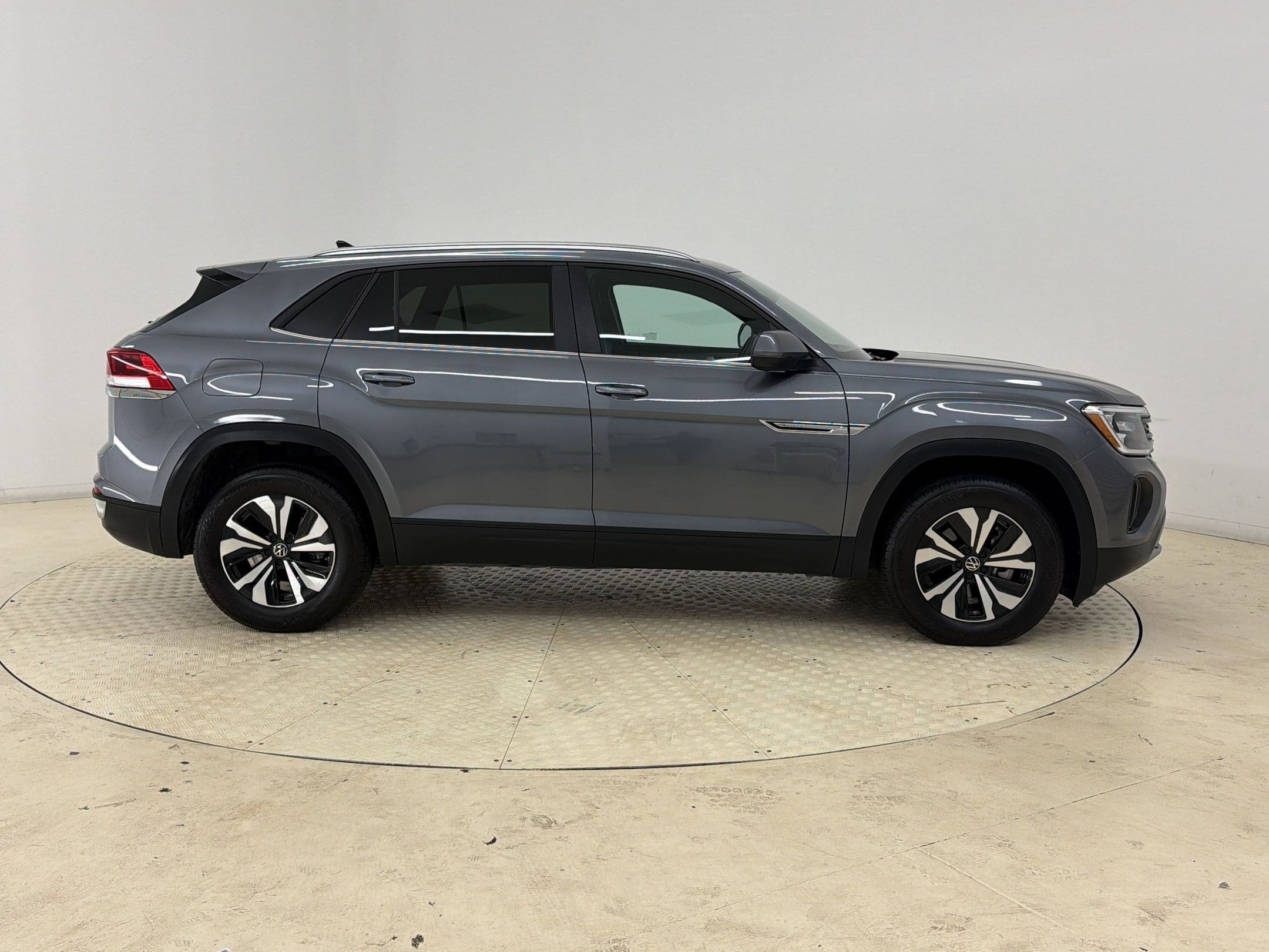 Atlas Cross Sport 2.0T SE SUV
