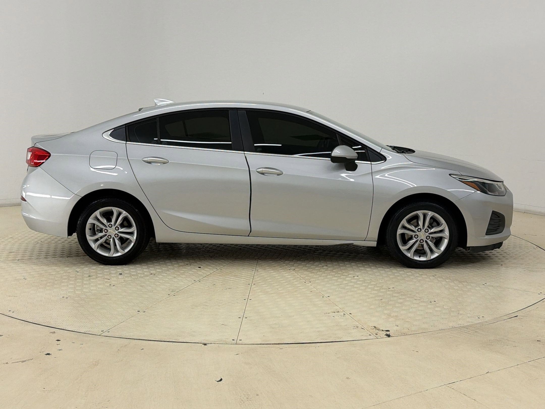 Cruze LT Sedan