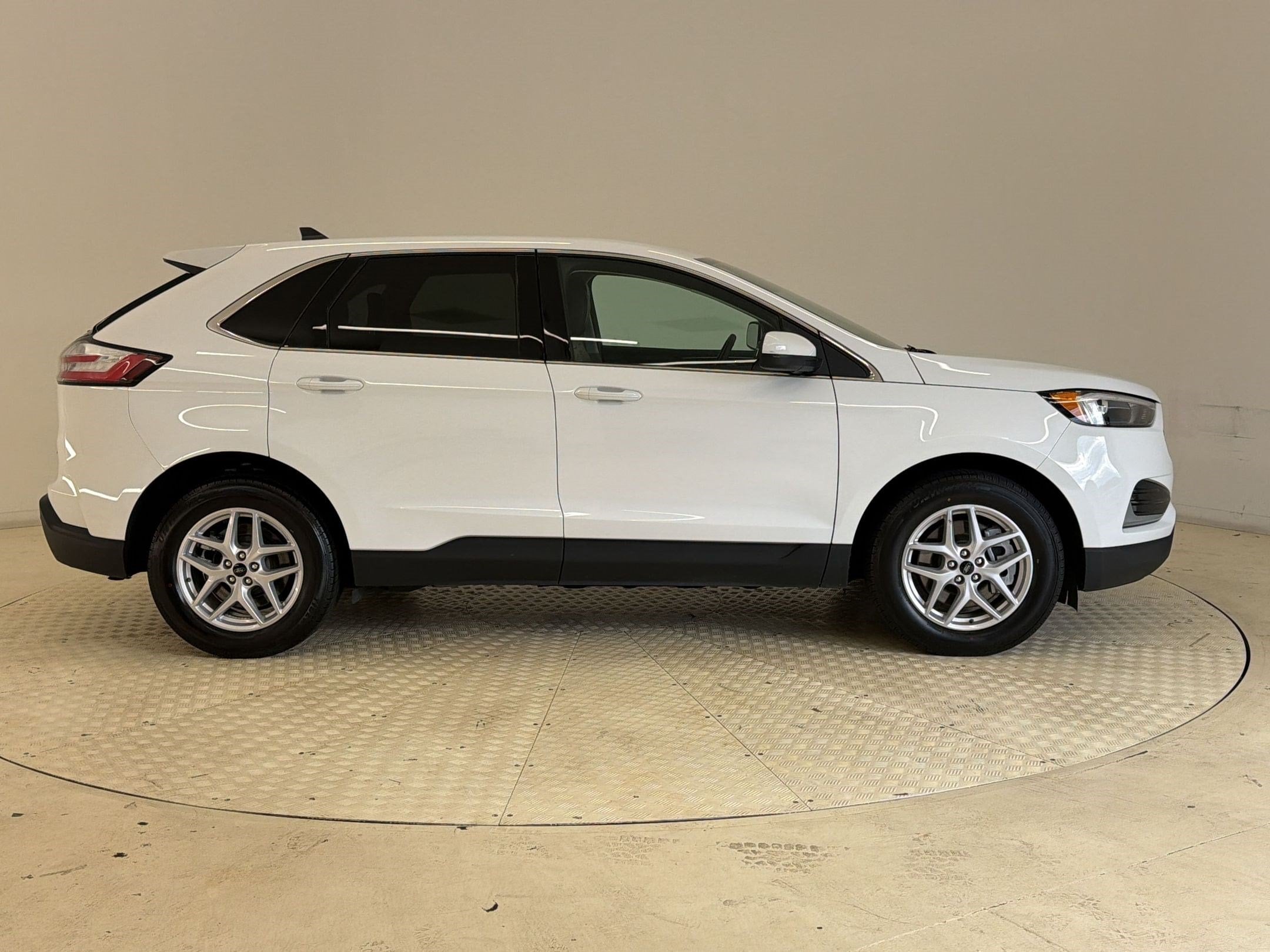 Edge SEL SUV