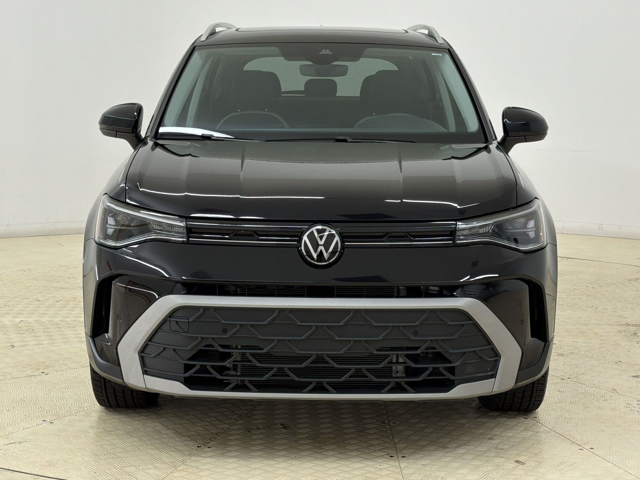 Taos SE SUV