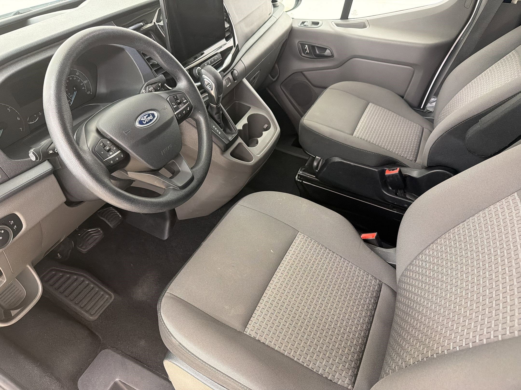 Transit-350 Passenger XLT Wagon Low Roof Van