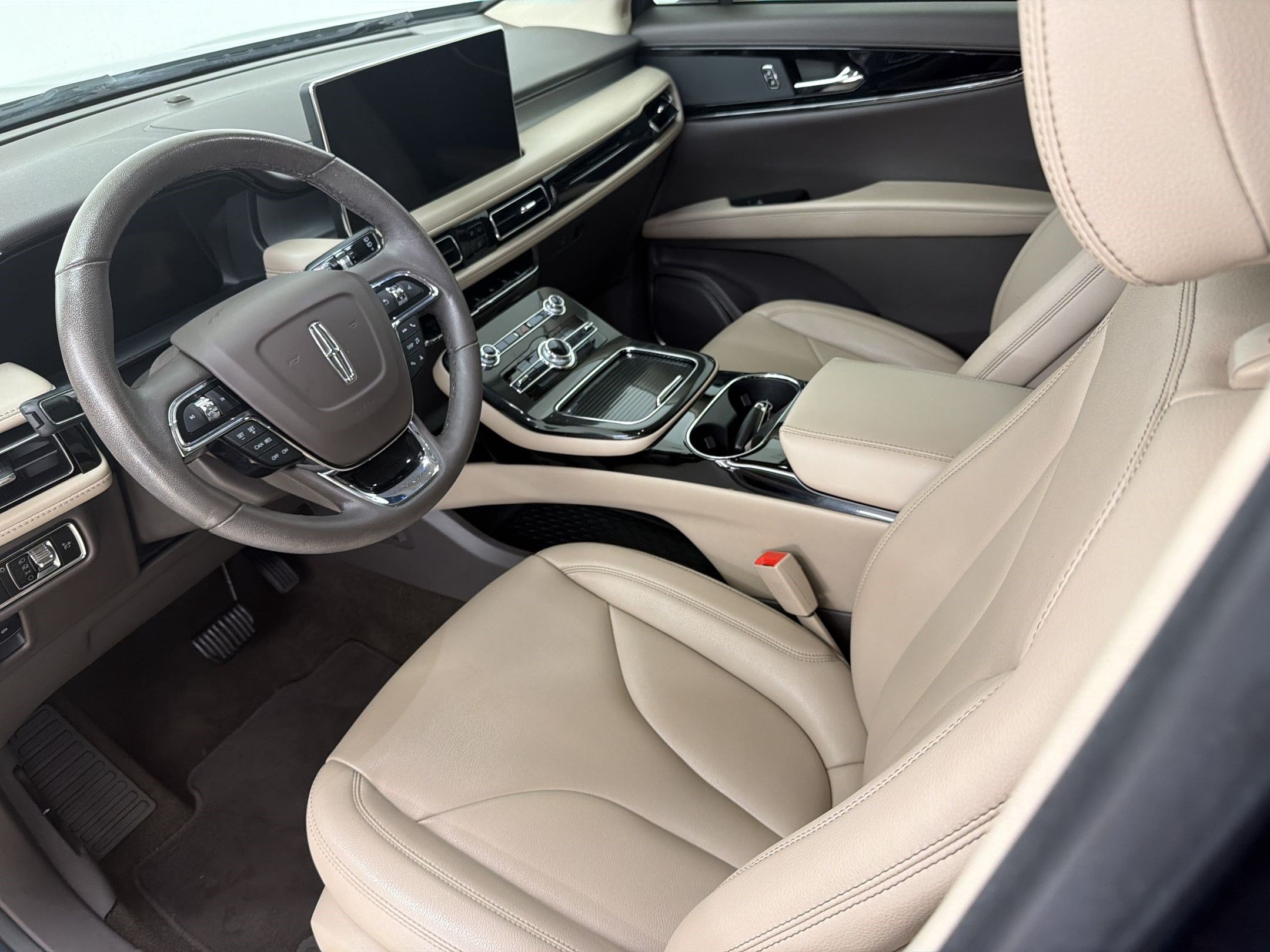 Nautilus Standard SUV