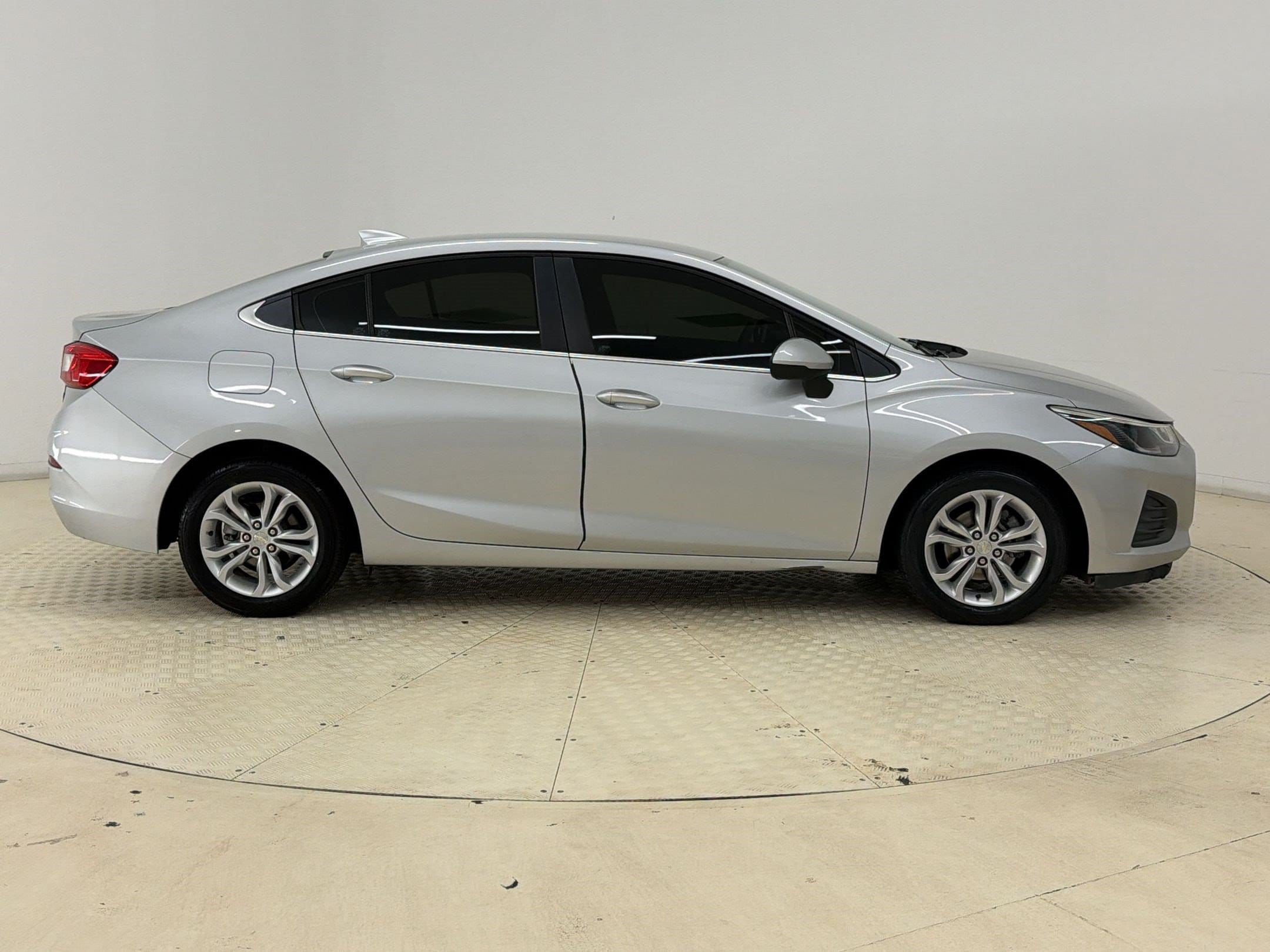 Cruze LT Sedan