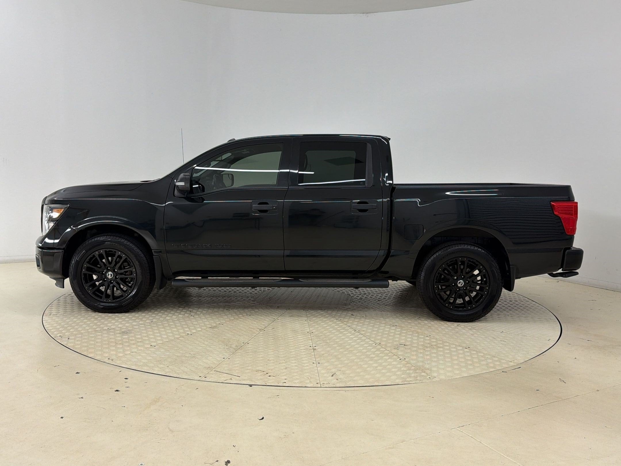 Titan SV Truck Crew Cab