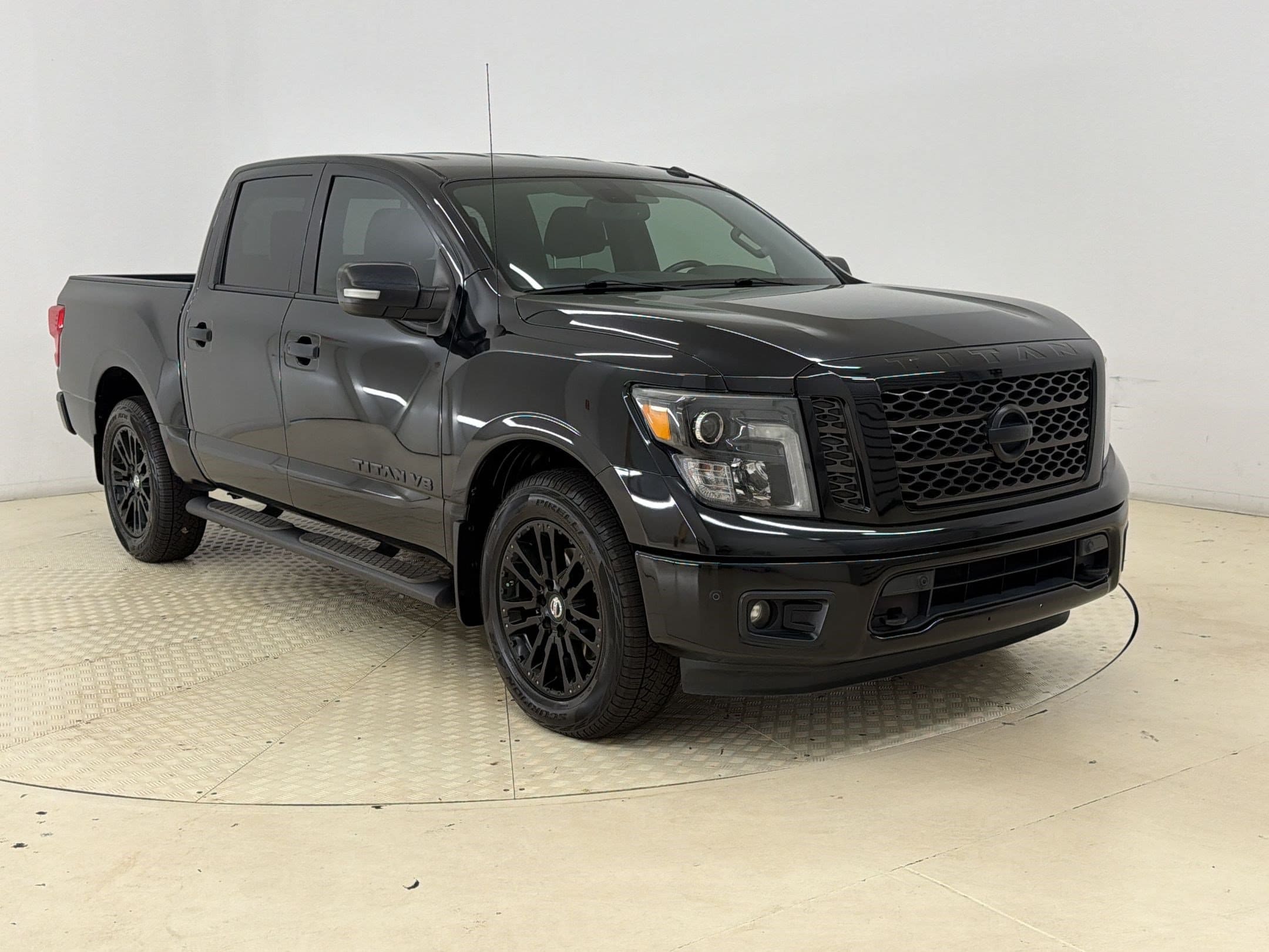 Titan SV Truck Crew Cab