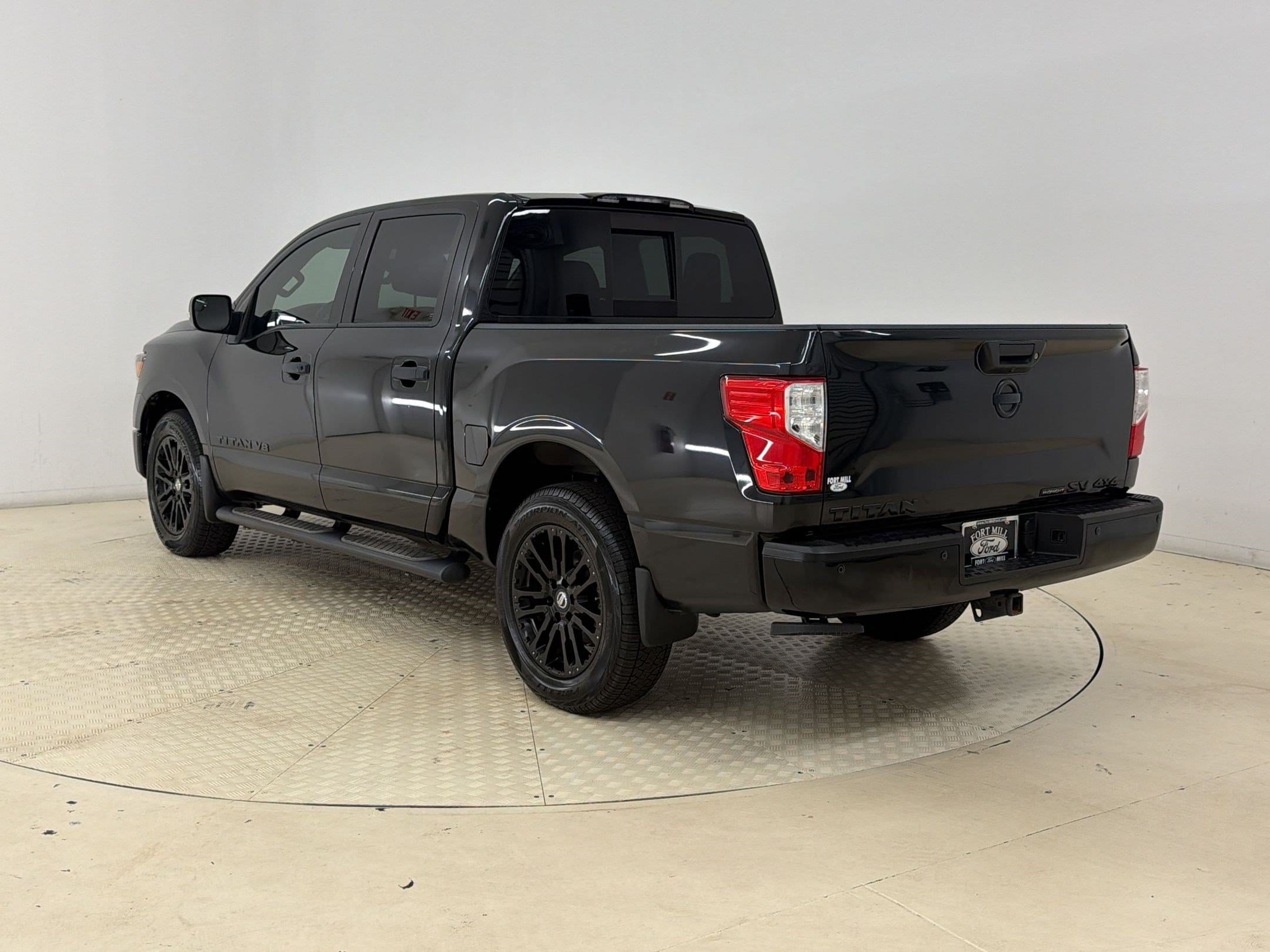Titan SV Truck Crew Cab