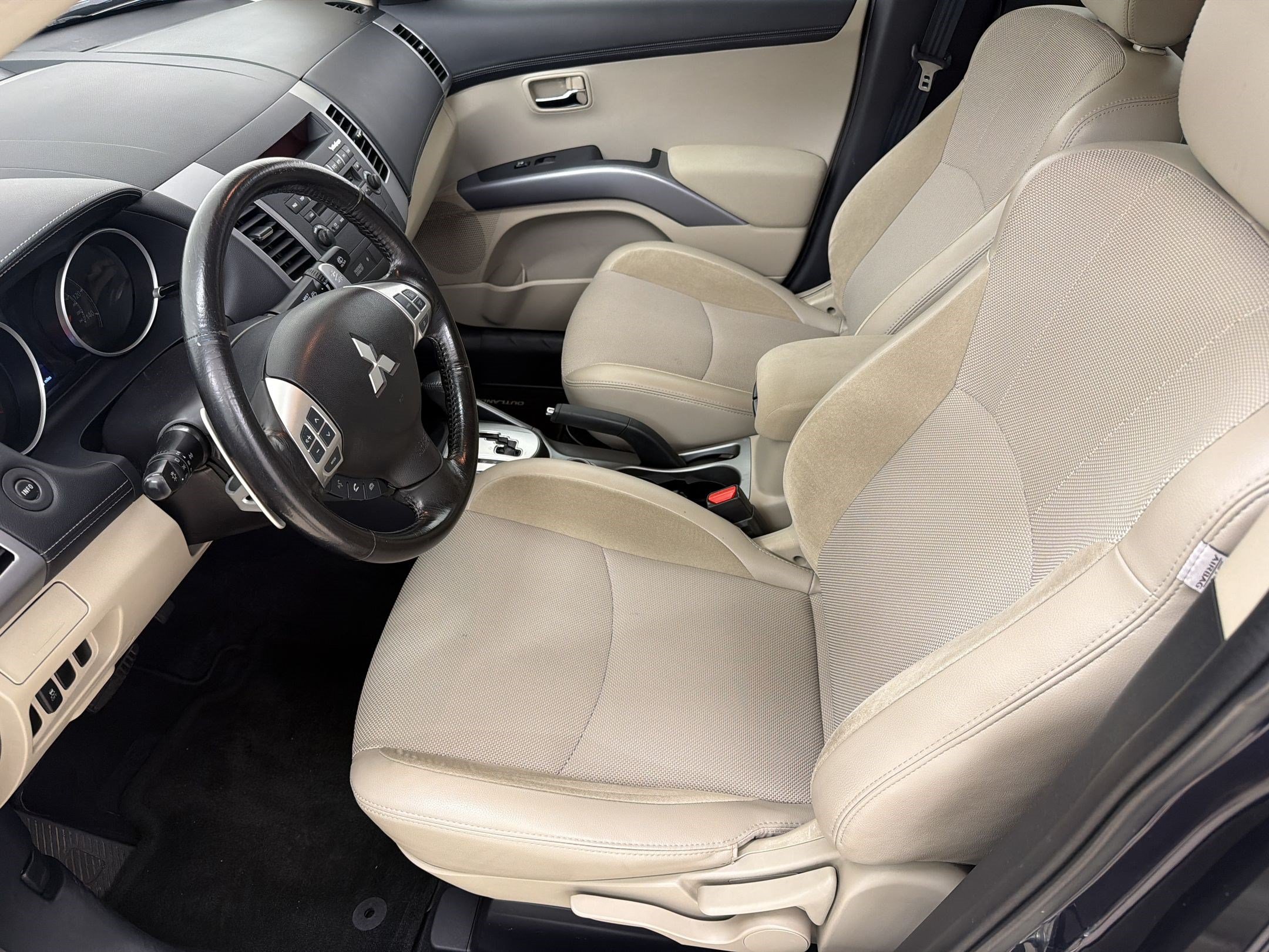 2013 Mitsubishi Outlander SE SUV