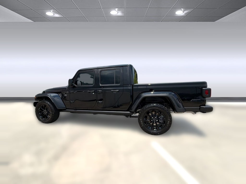 Used 2024 Jeep Gladiator Sport Truck Crew Cab
