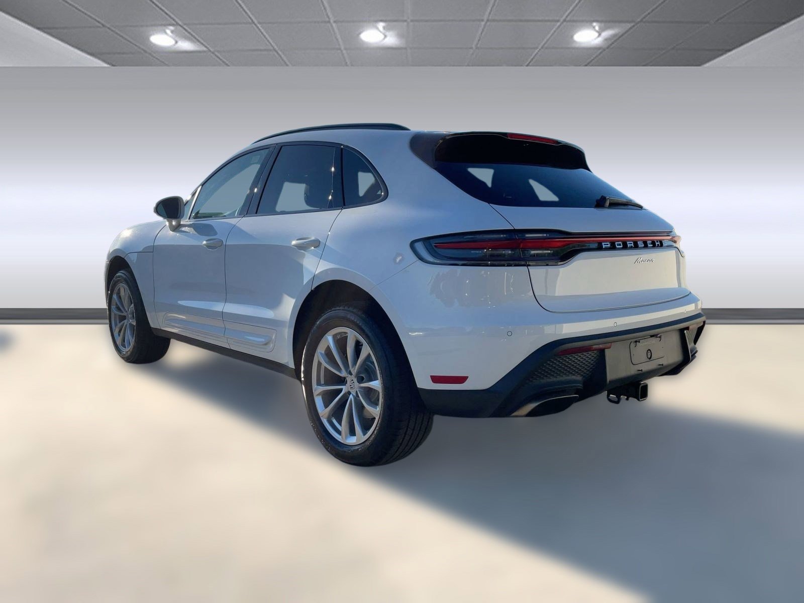 2025 Porsche Macan T photo 3