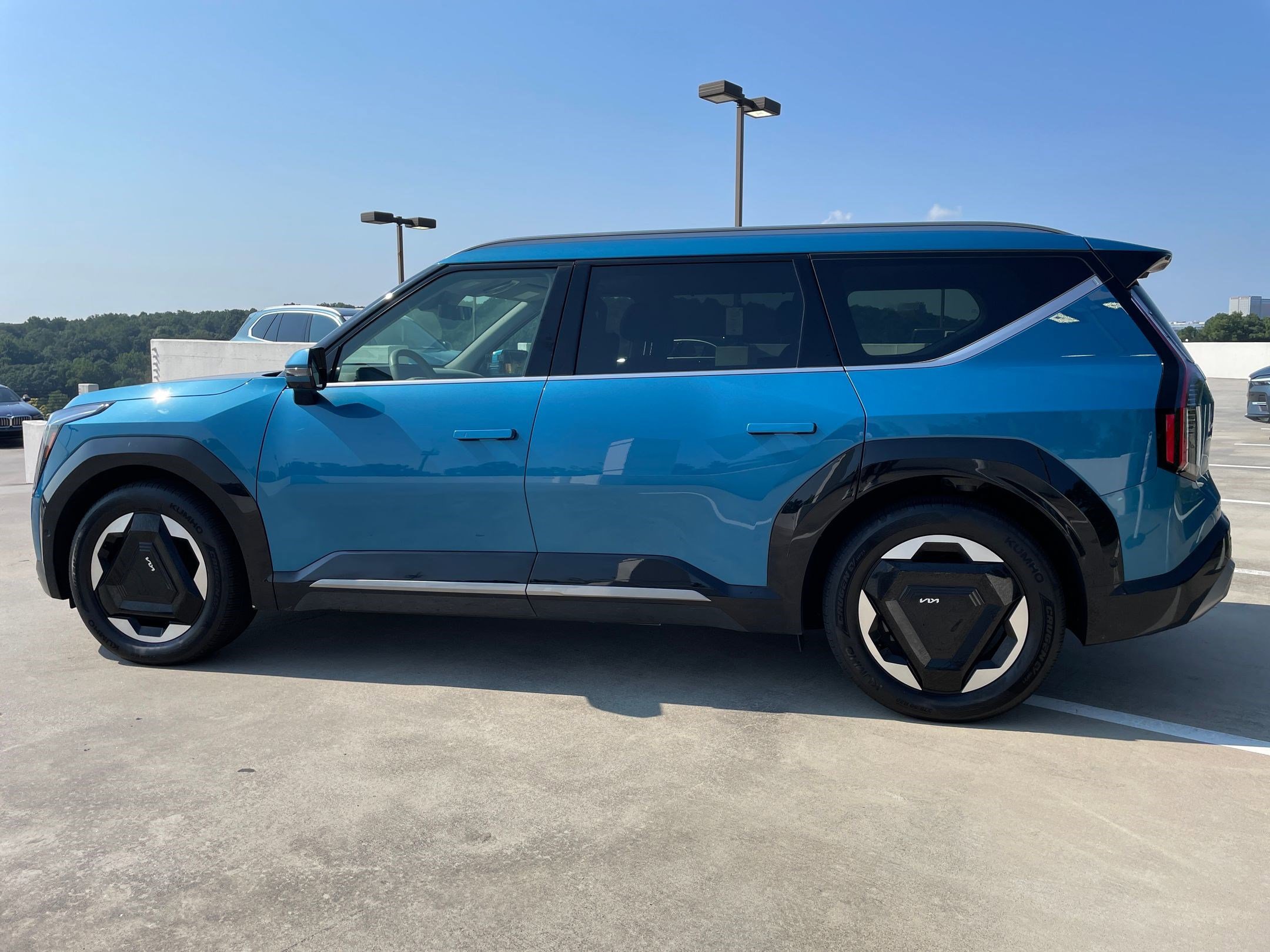 2024 Kia EV9 Land photo 2