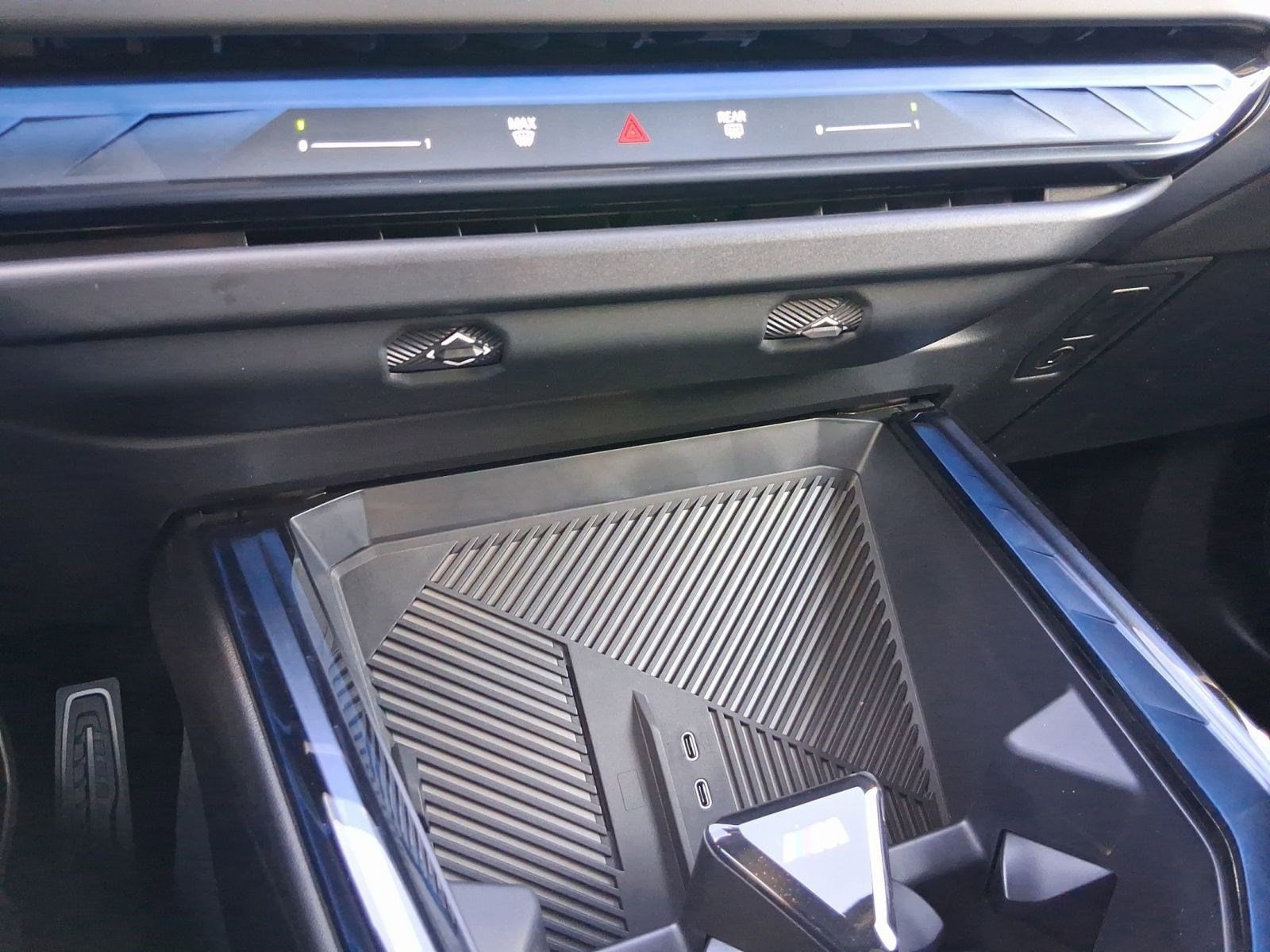 2026 BMW X3 30 - Photo 25