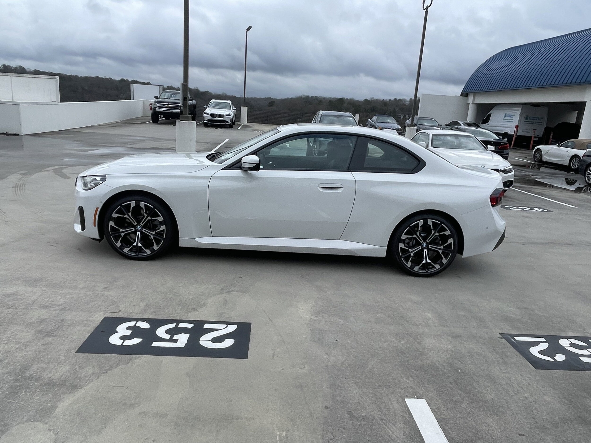 2025 Bmw 230i Coupe photo 4