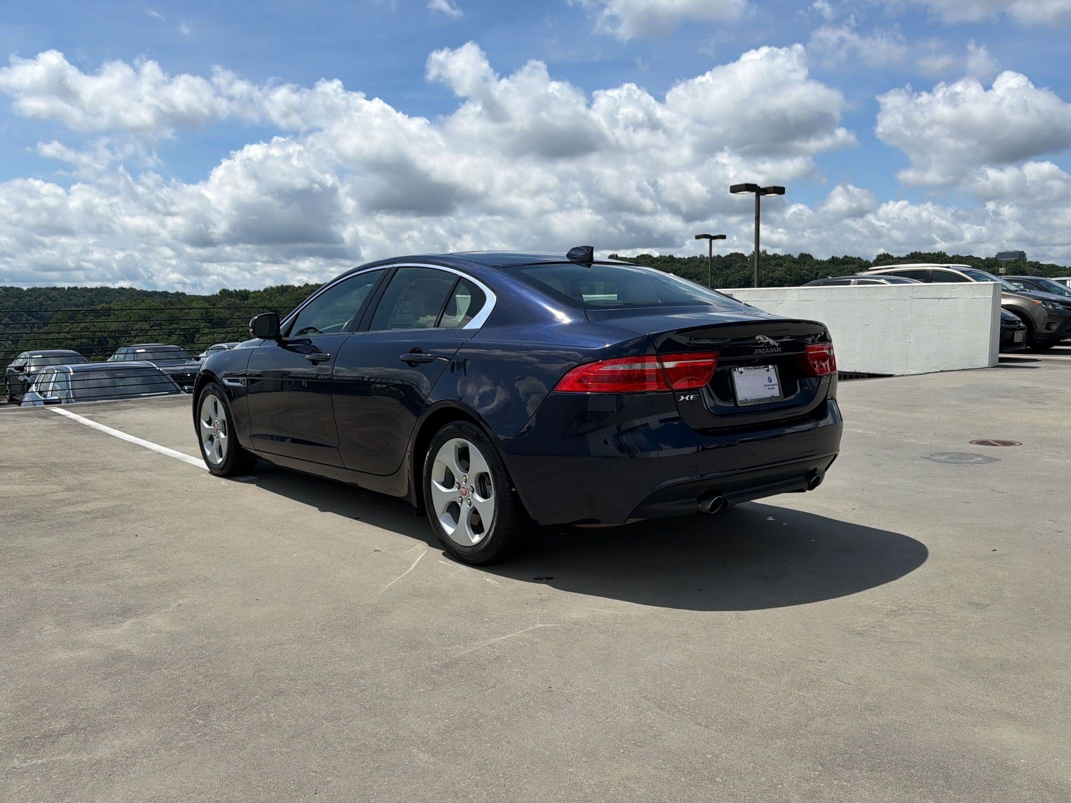 XE 25t Sedan