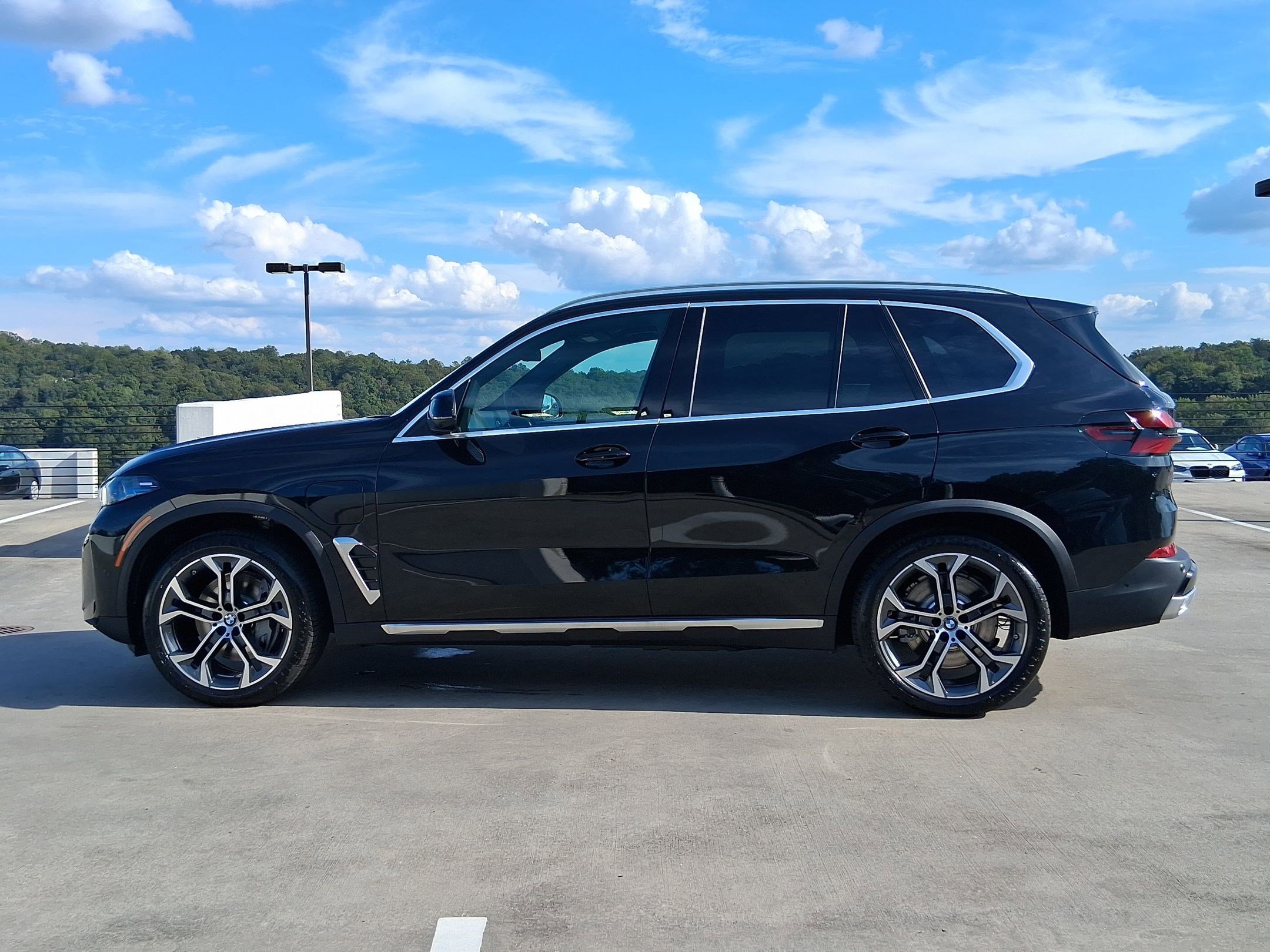 2026 Bmw X5 xDrive50e photo 2