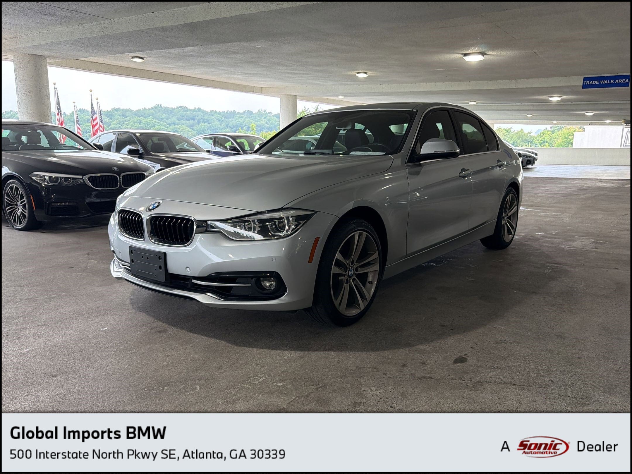 2017 BMW 3 Series 330i Sedan's photo