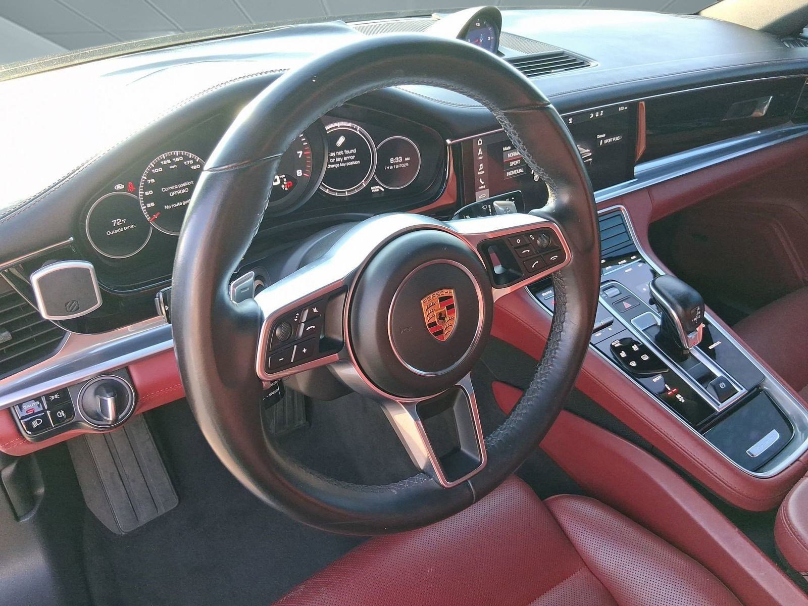 2018 Porsche Panamera Base 4 photo 4