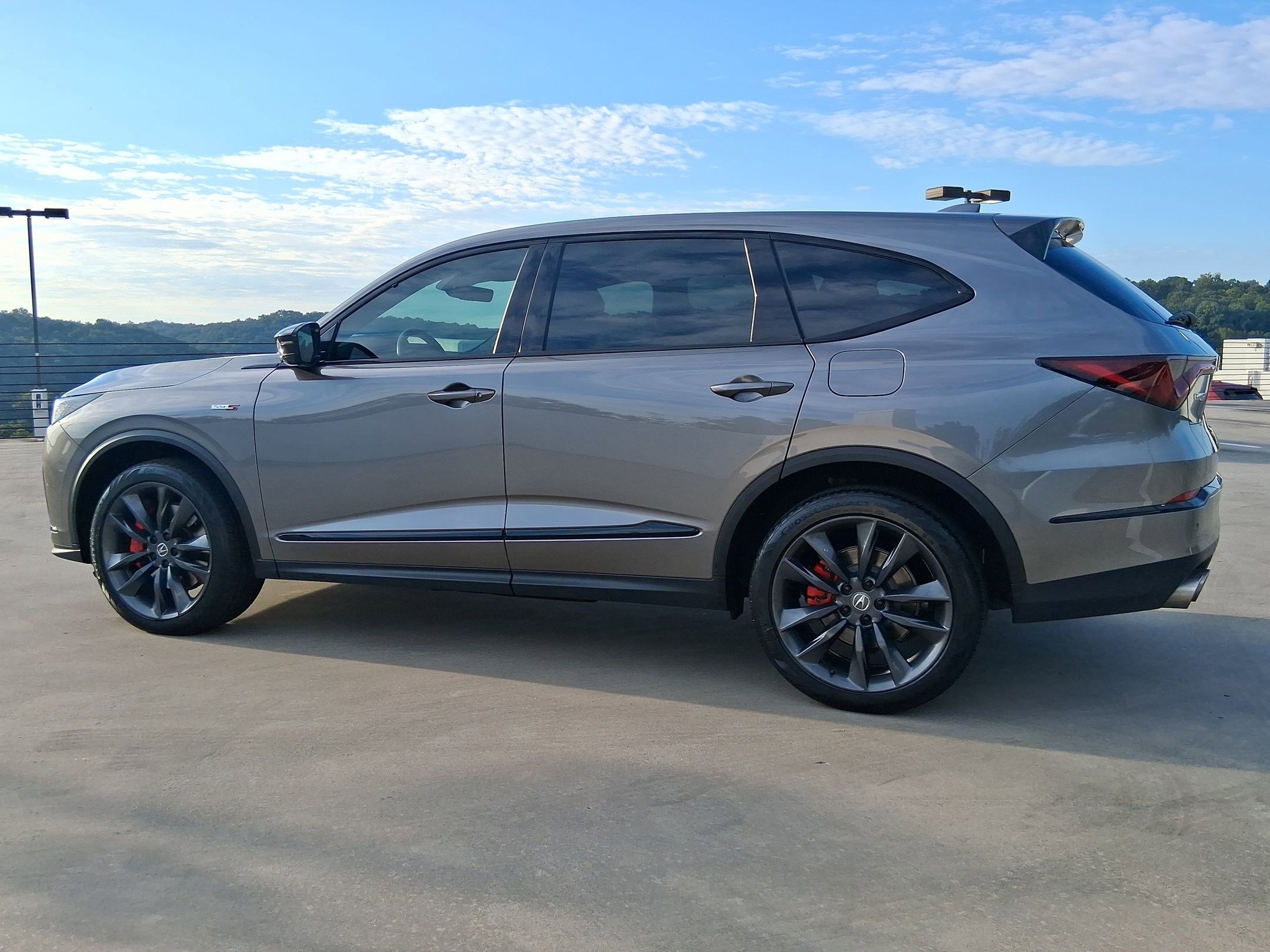 2022 Acura MDX Type S photo 2