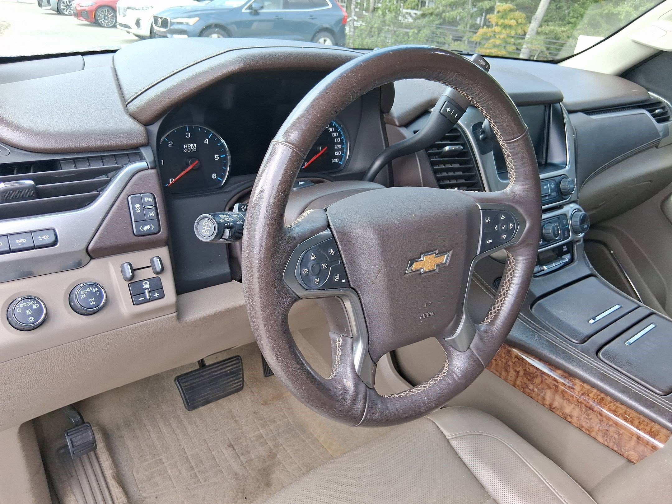 2018 Chevrolet Suburban Premier photo 4