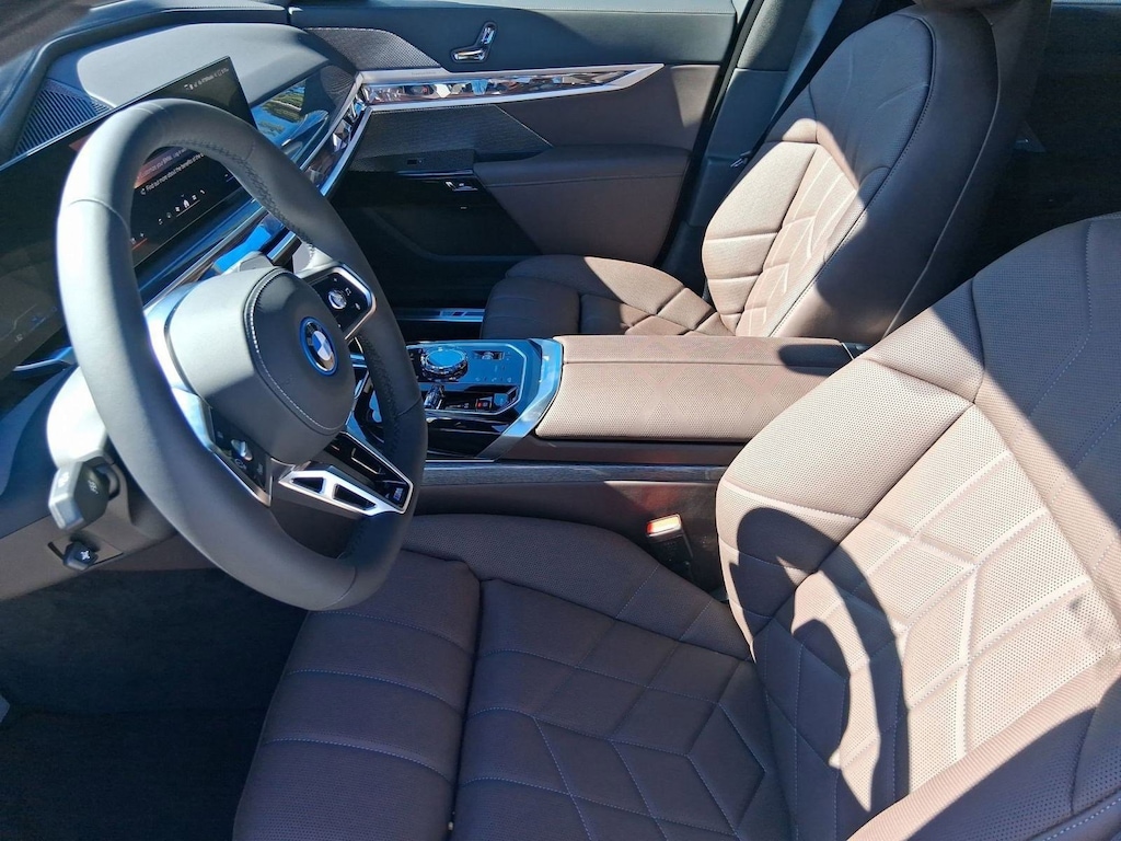 New 2026 BMW 750e xDrive Sedan