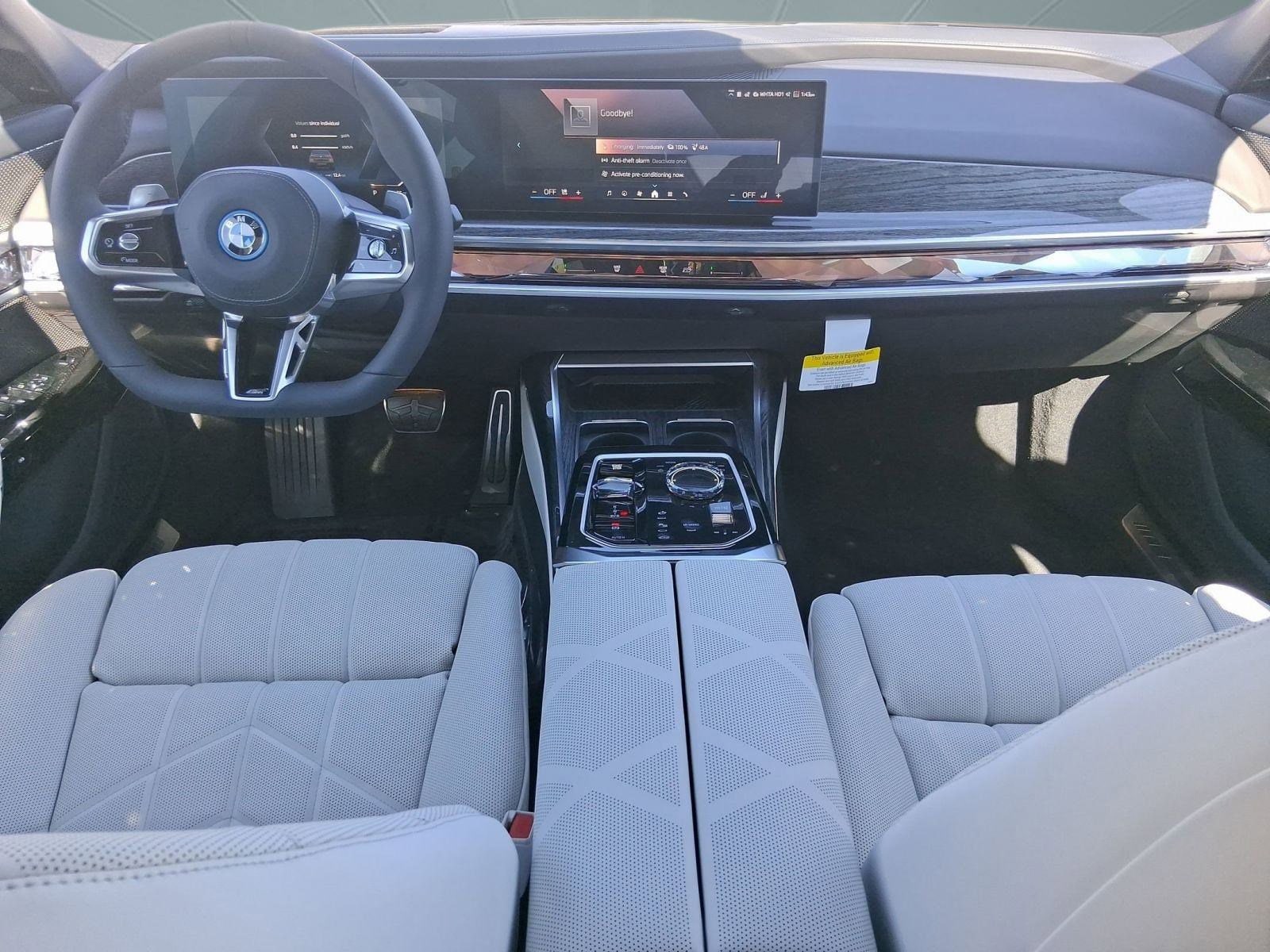 2026 BMW 7 Series 750e - Photo 14