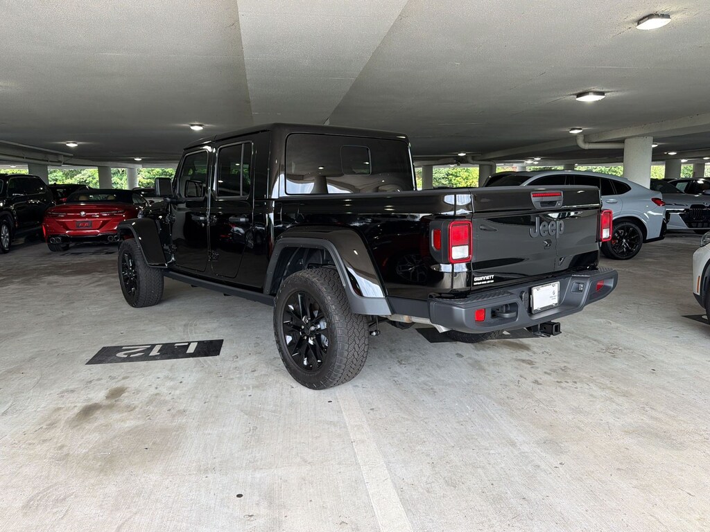 Used 2024 Jeep Gladiator Sport Truck Crew Cab