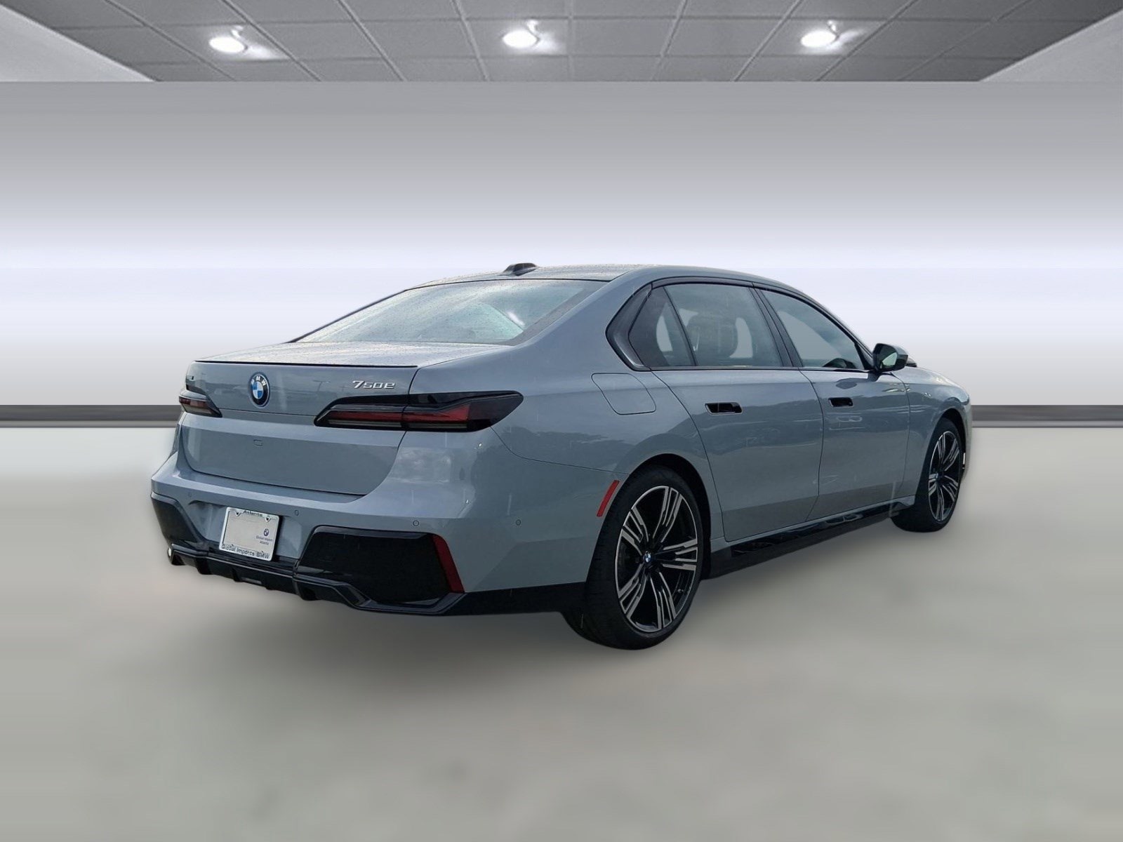 2026 BMW 7 Series 750e - Photo 9