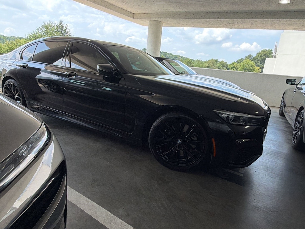 Used 2022 BMW 750i xDrive Sedan