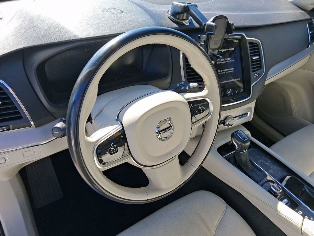Used 2021 Volvo XC90 T5 Momentum 7 Passenger T5 FWD Momentum 7P