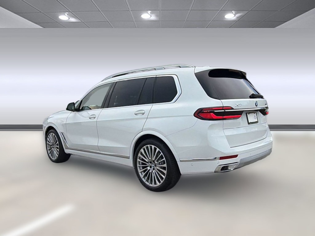 New 2027 BMW X7 xDrive40i SUV