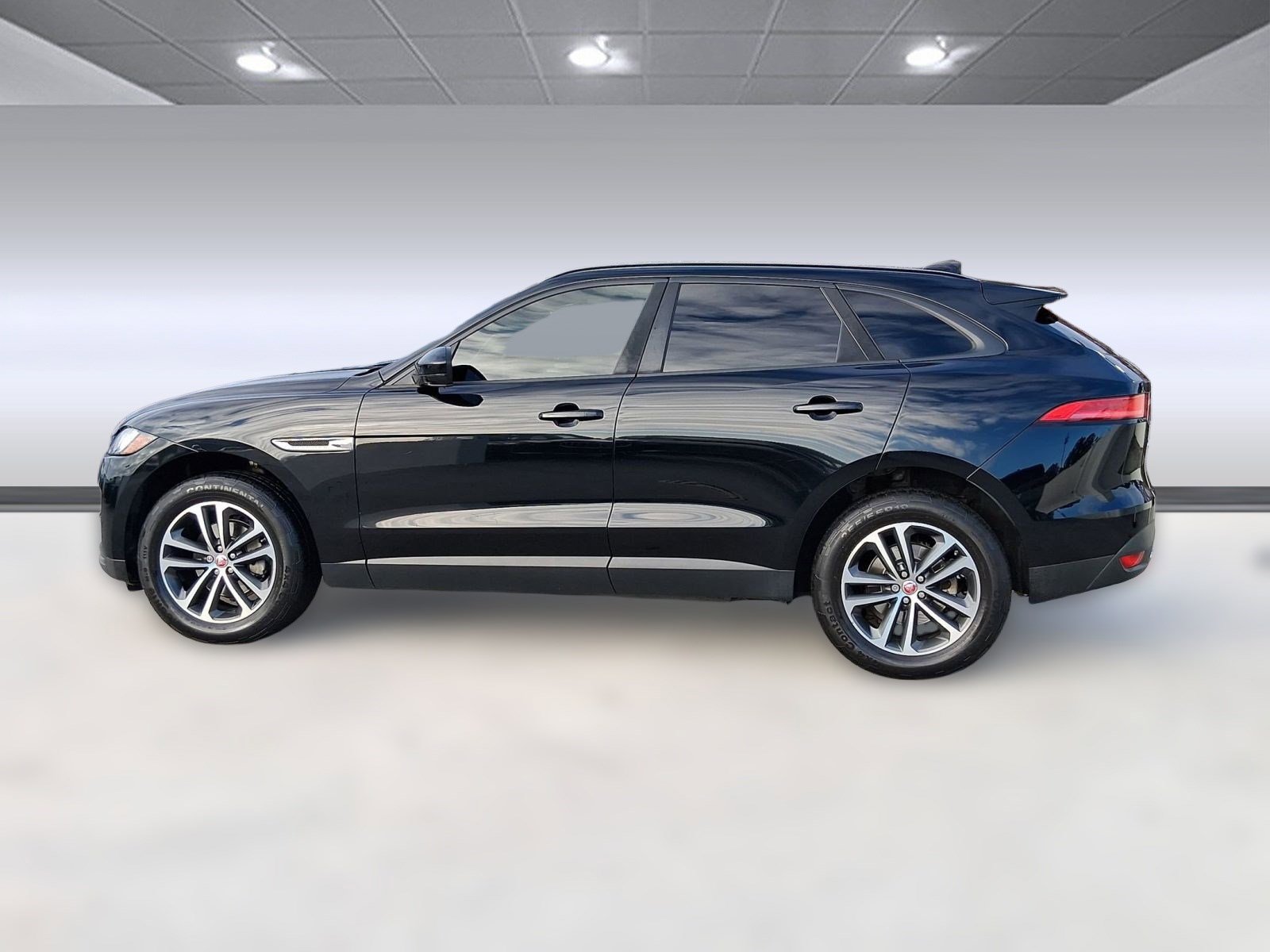 2017 Jaguar F-PACE Premium photo 2
