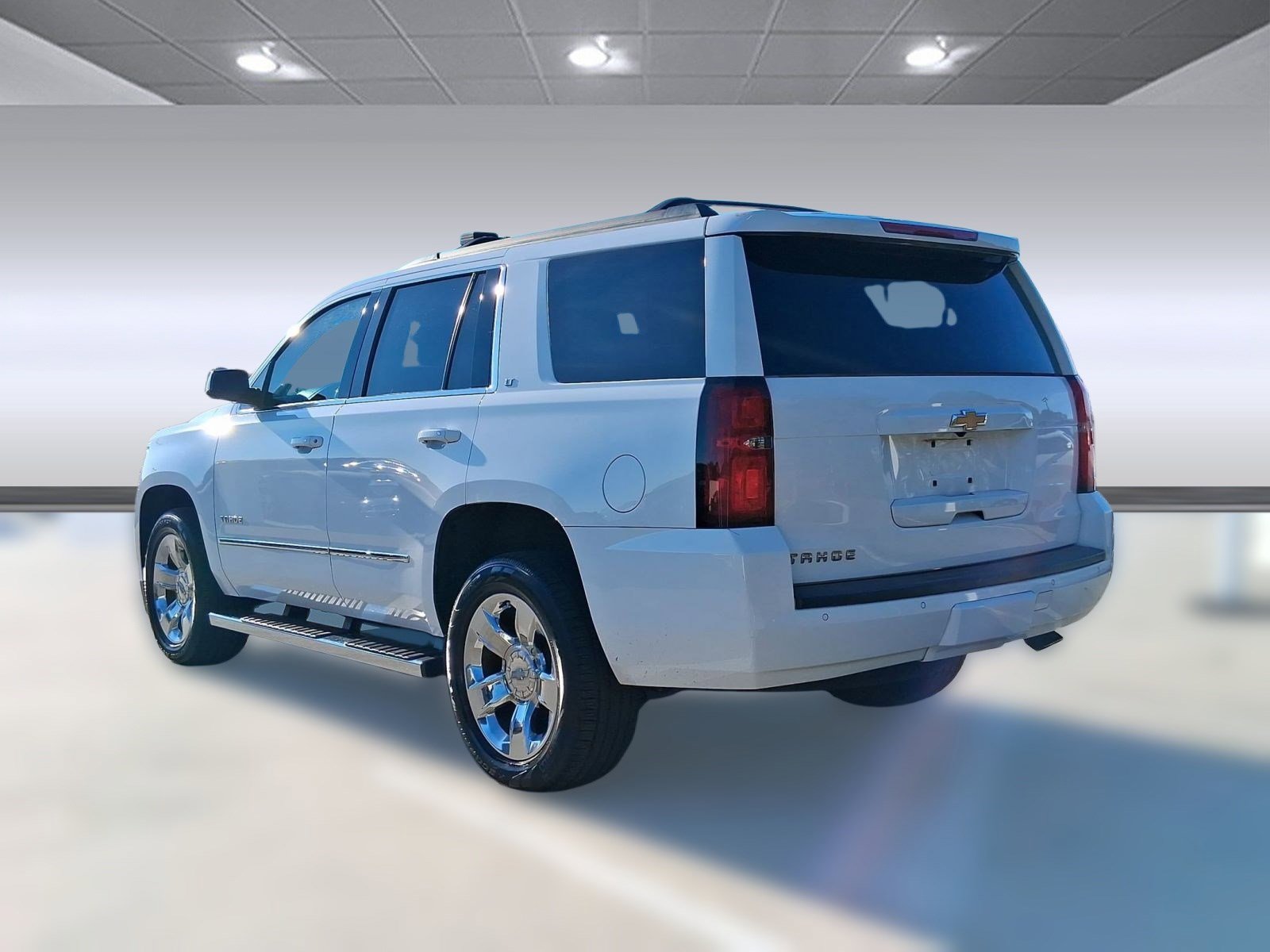 2018 Chevrolet Tahoe LT photo 3