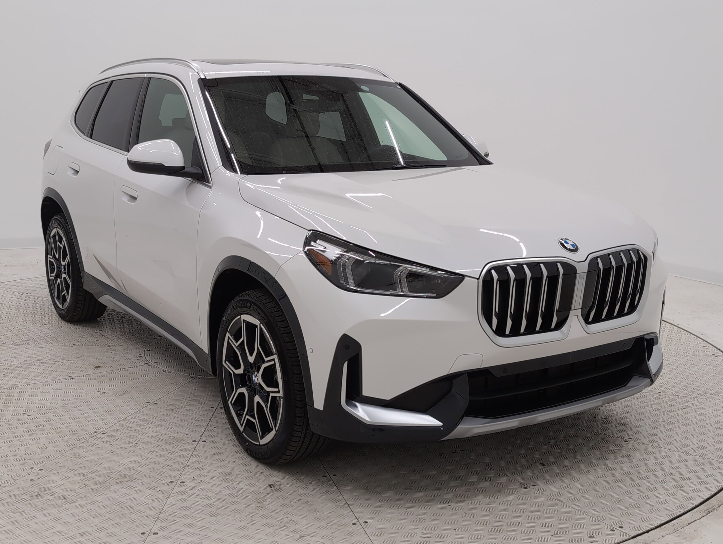 2025 Bmw X1 XDrive28i photo 2