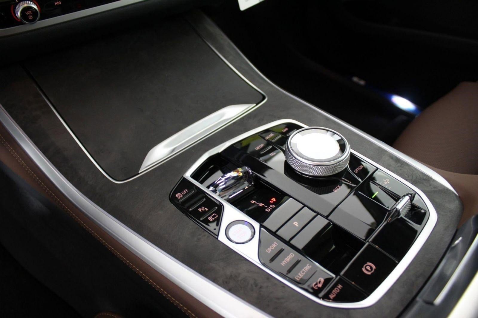2026 BMW X5 50e - Photo 16