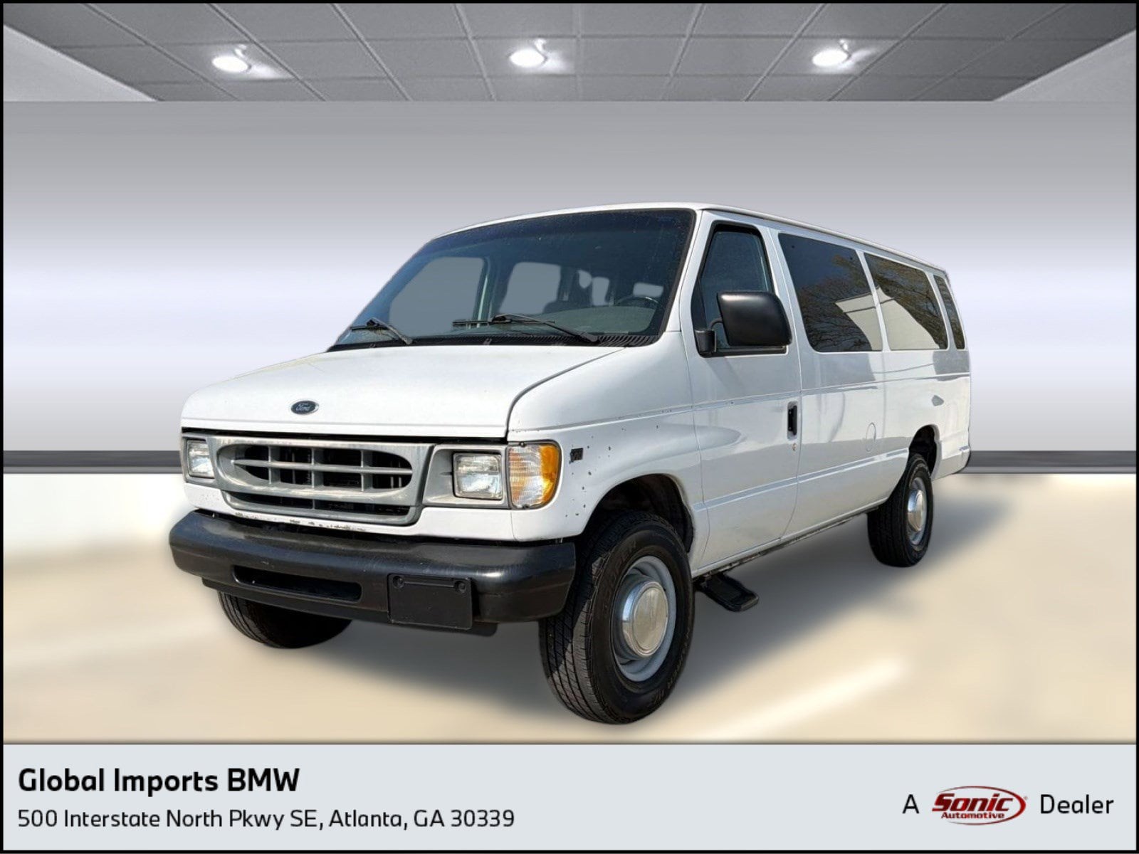 2000 Ford Econoline Wagon XL