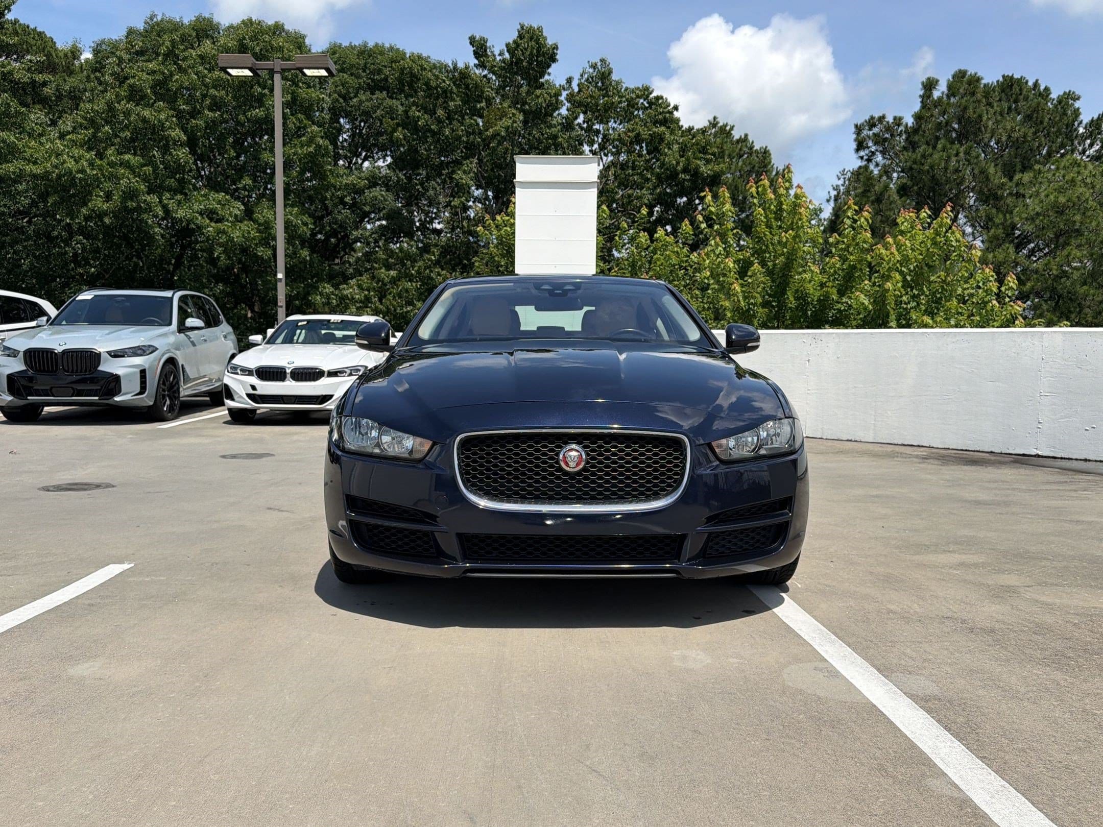 XE 25t Sedan