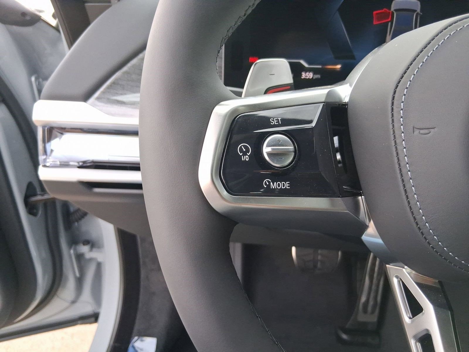 2026 BMW 7 Series 750e - Photo 17