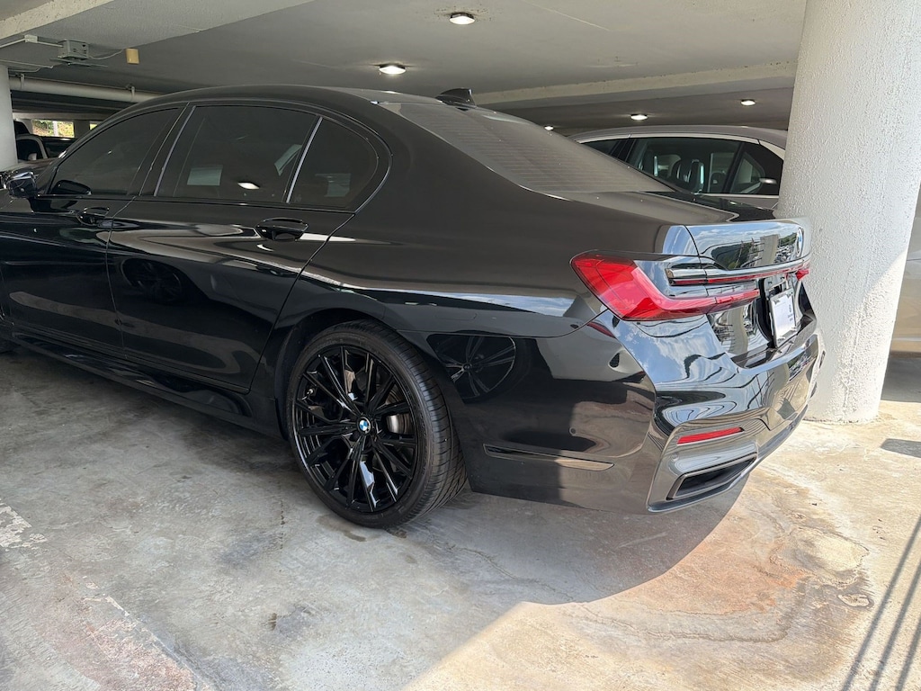 Used 2022 BMW 750i xDrive Sedan