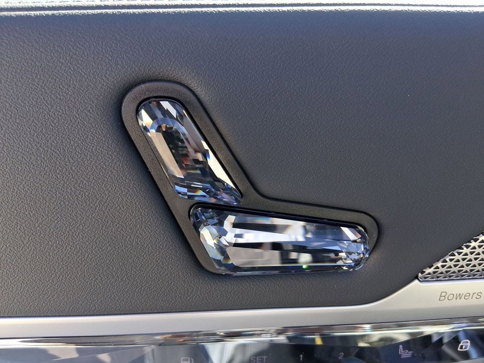2026 BMW 7 Series 750e - Photo 20