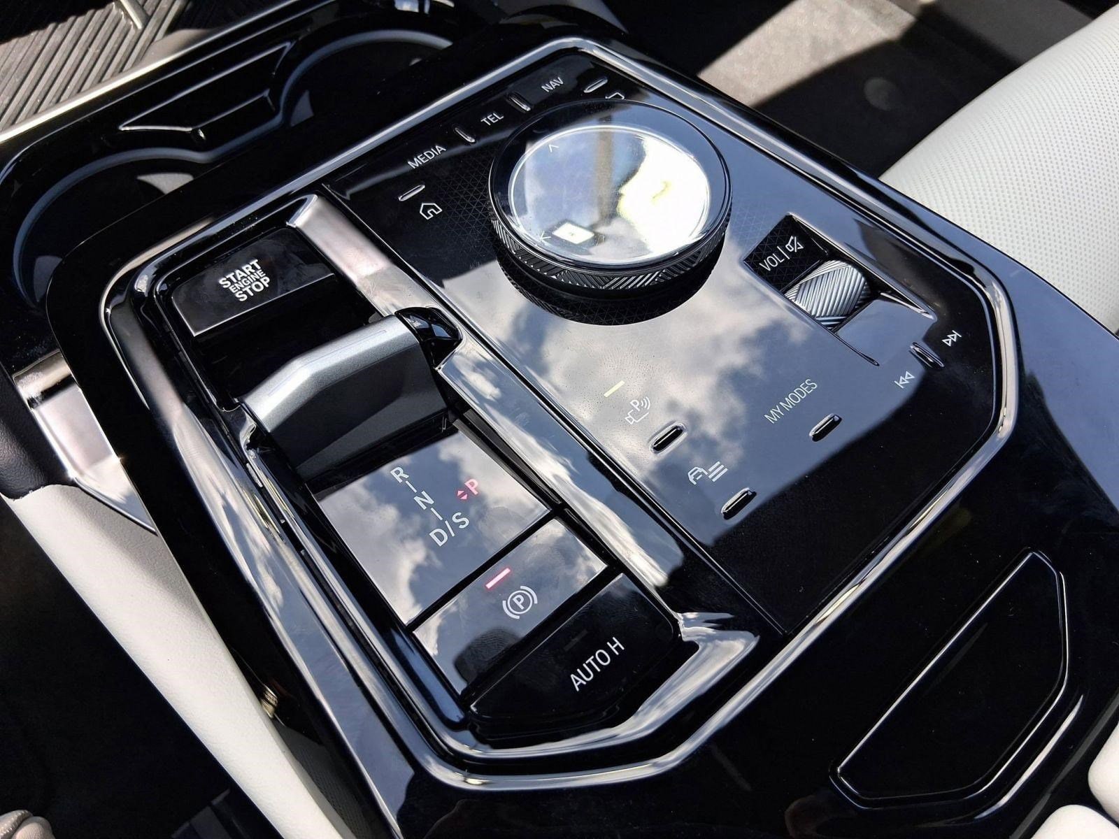 2026 BMW 5 Series 530i - Photo 16