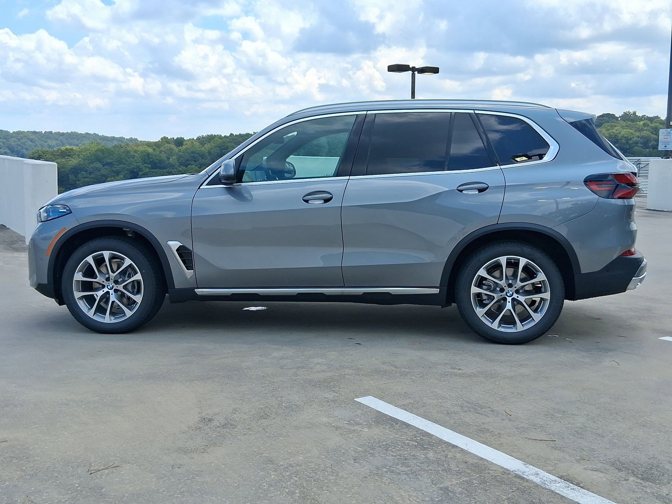 2026 Bmw X5 xDrive40i photo 2