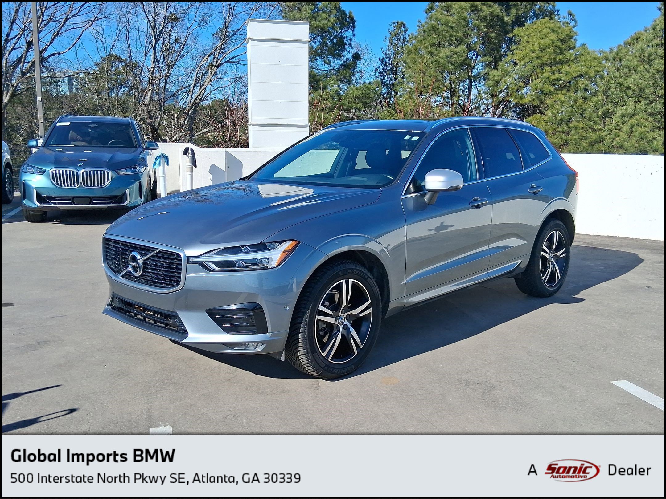 2019 Volvo XC60 R-Design's photo