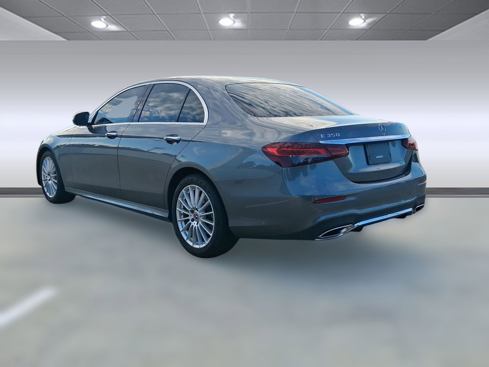 2022 Mercedes Benz E 350 Sedan photo 3
